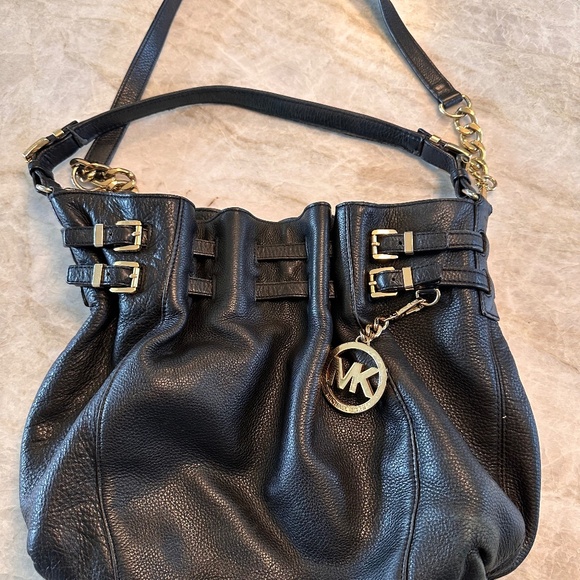 Michael Kors bucket bag - Picture 1 of 3